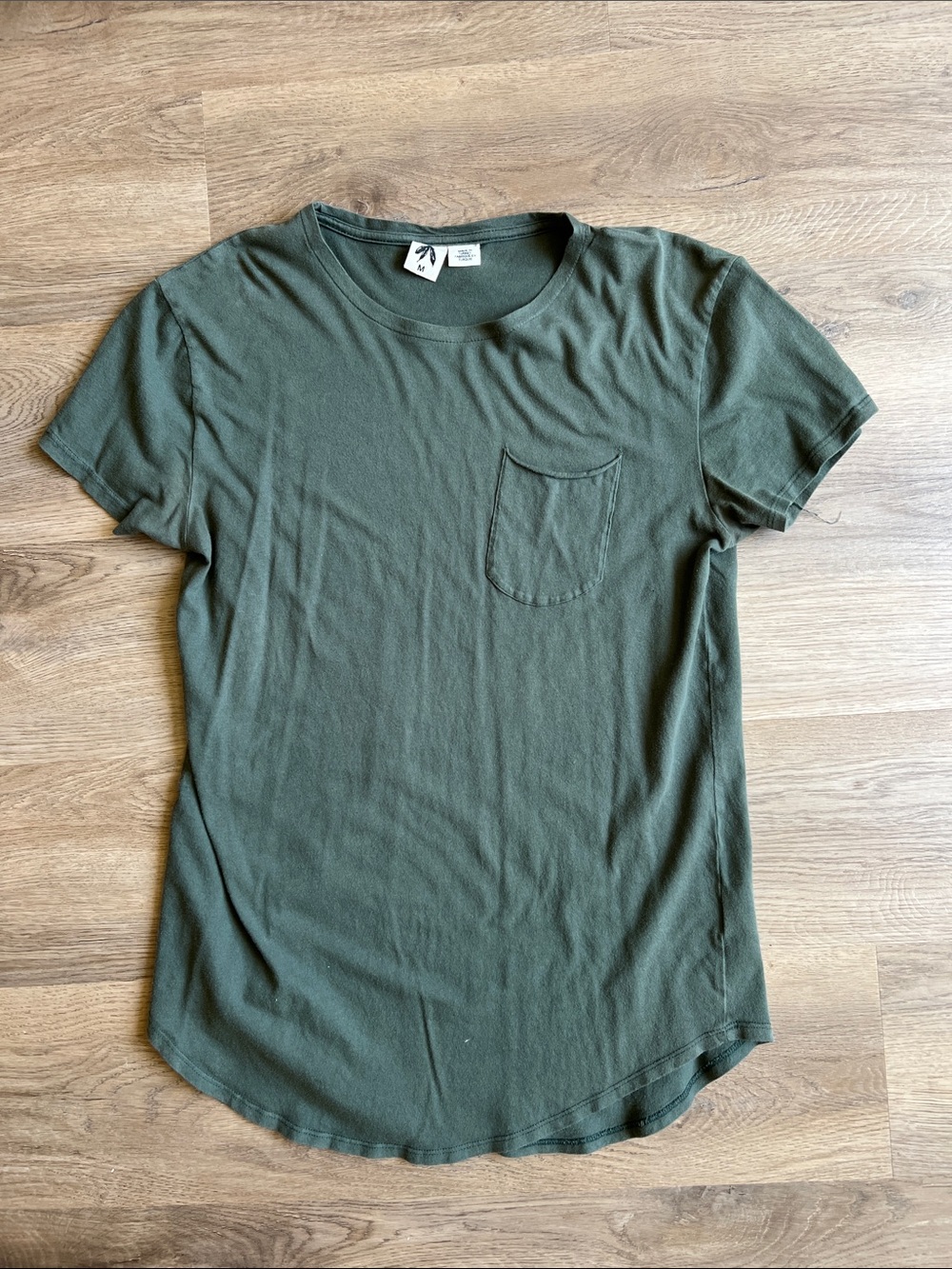 Classic Crewneck Pocket Tee - Olive Green